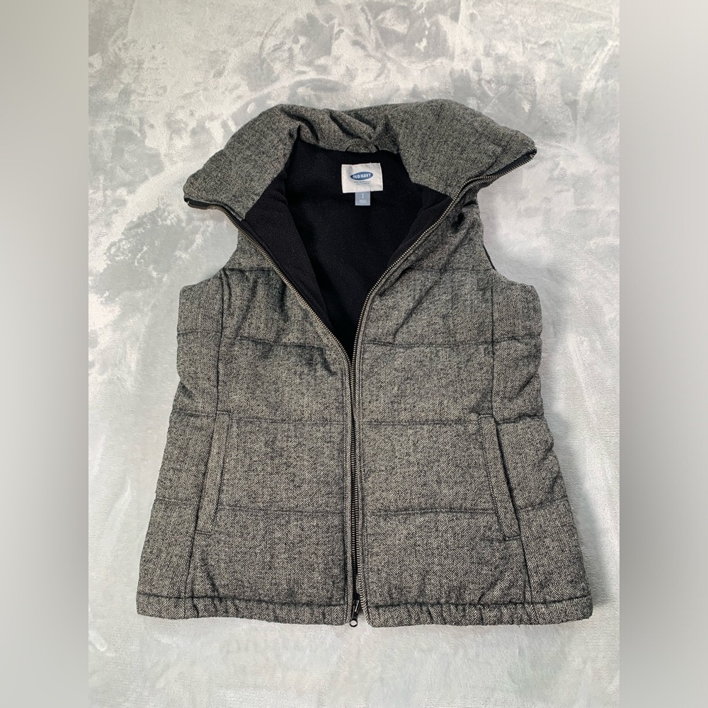 Old Navy Gray Puffer Vest - Picture 3 of 13